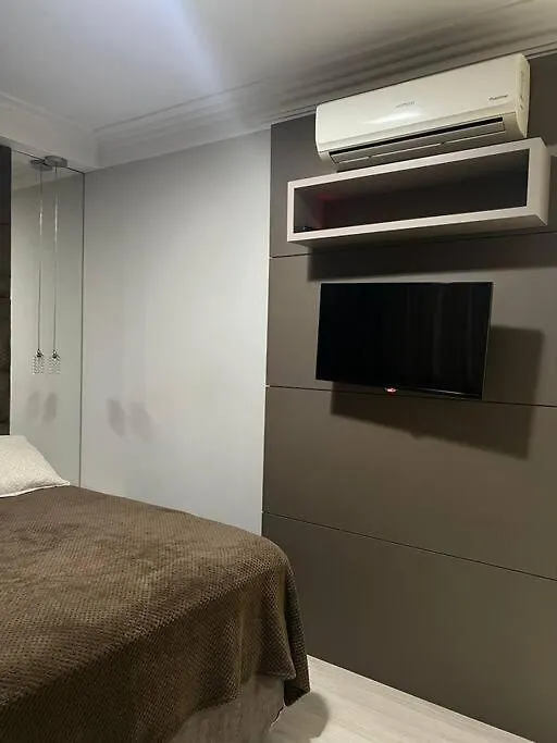 Suite Em Apto Compartilhado Itapema Meia Em Otima Localizacao
