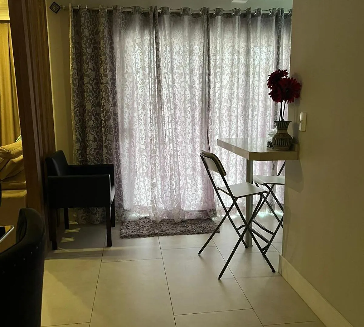 Suite Em Apto Compartilhado Itapema Meia Em Otima Localizacao 0*,