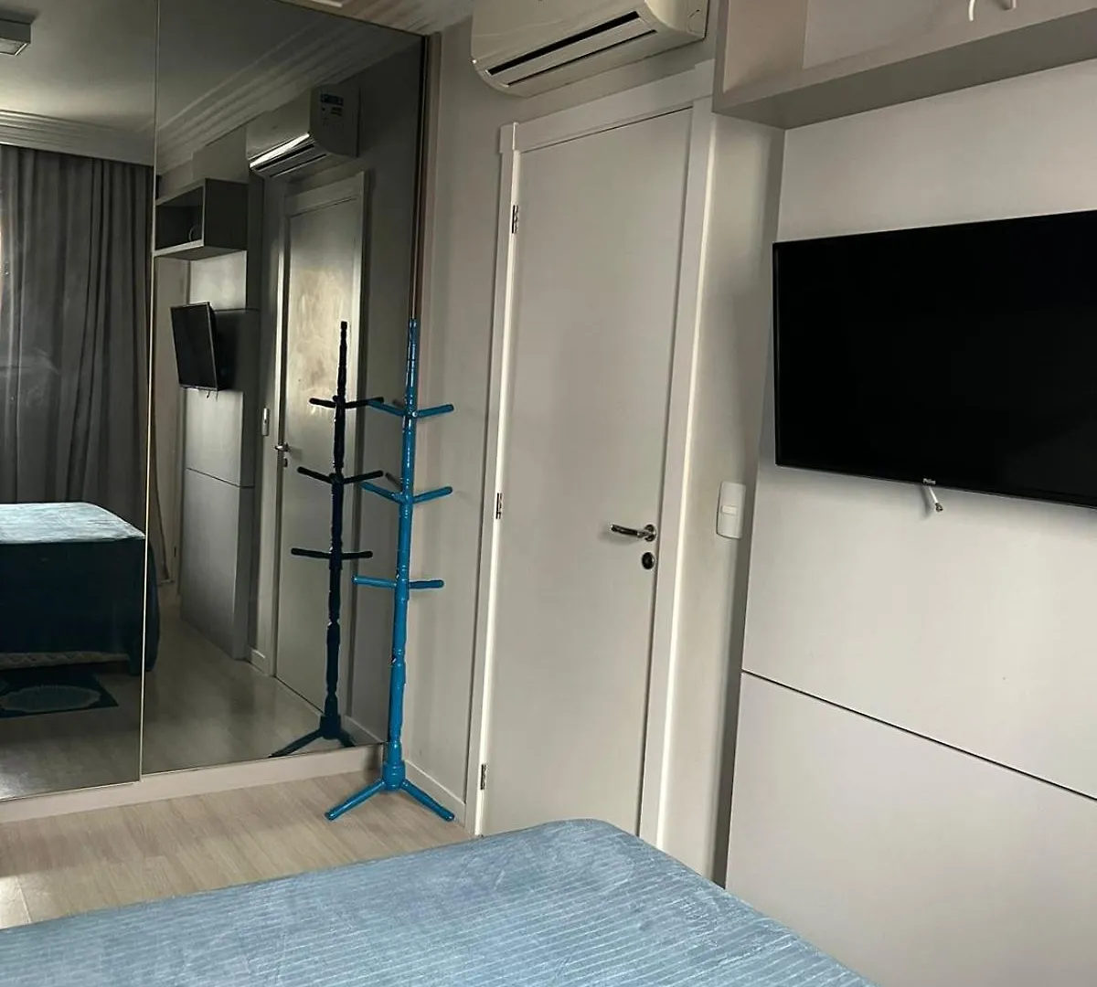 Appartamento Suite Em Apto Compartilhado Itapema Meia Em Otima Localizacao